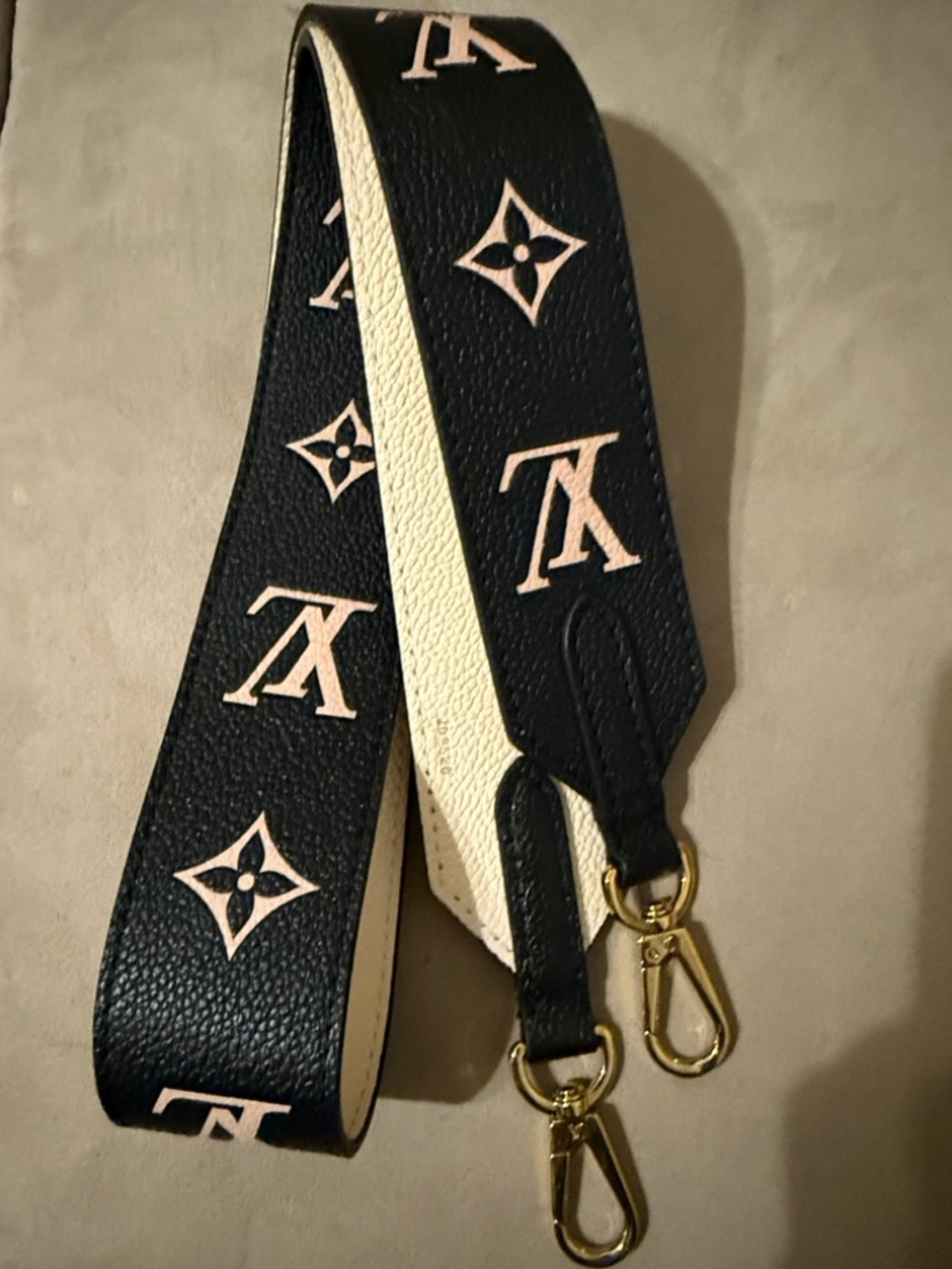 Authentic Louis Vuitton Empreinte bicolor monogram bandouliere leather bag strap - Picture 11 of 12